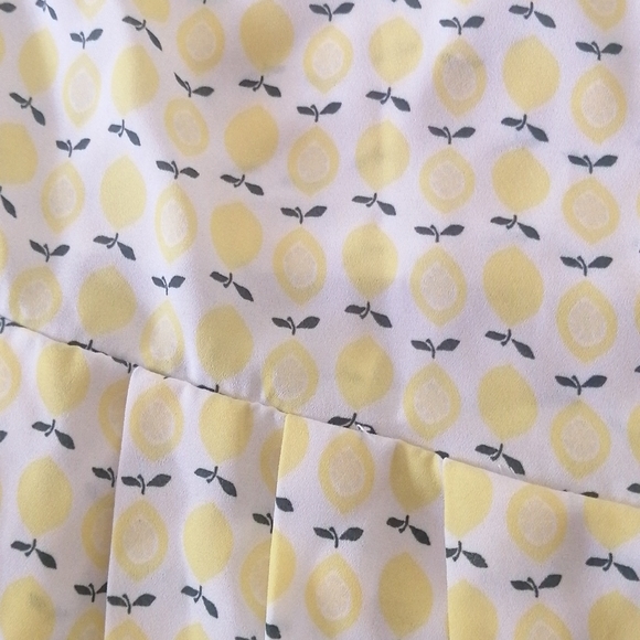 Yellow tank top xs Reitmans 3 for 20$ - Picture 2 of 2